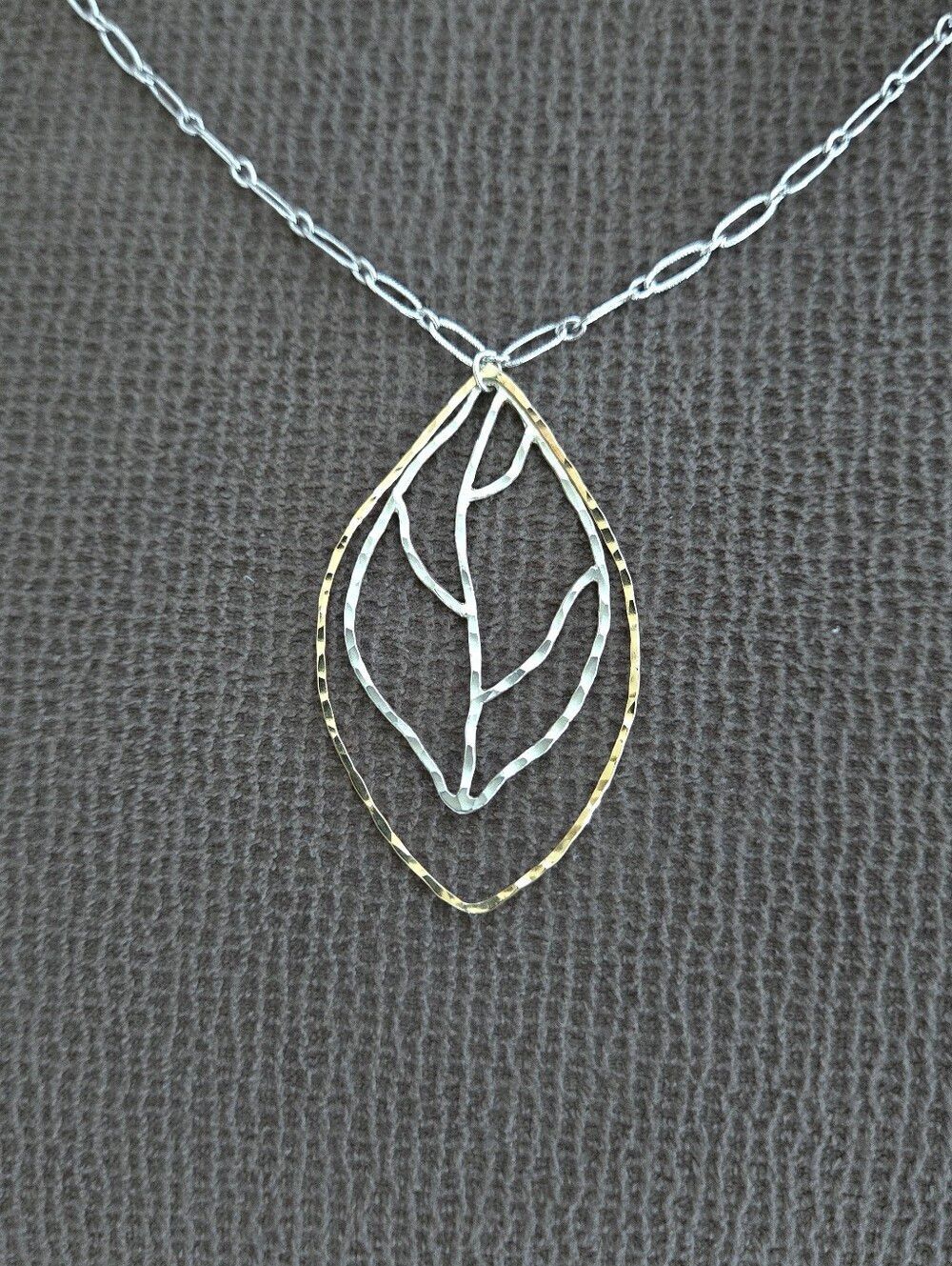 Gold💛/Silver🤍 Double✌️ Leaf🍃 Pendant Necklace - NWT
